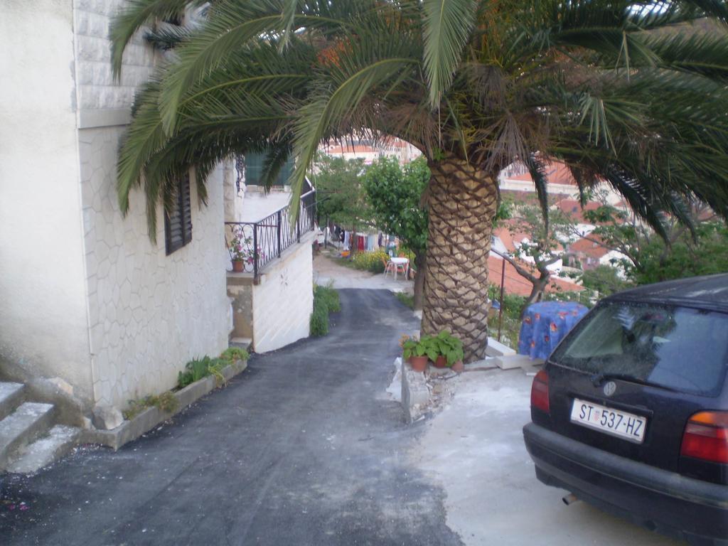 Apartments Nikola Pucisca Extérieur photo