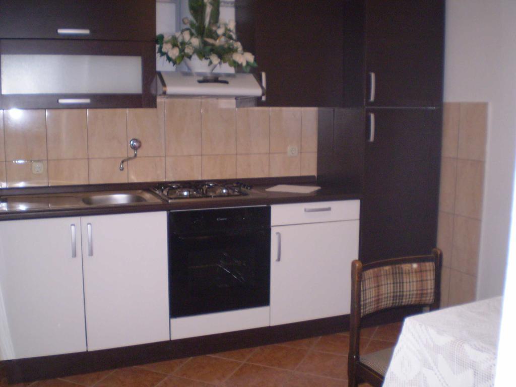 Apartments Nikola Pucisca Extérieur photo
