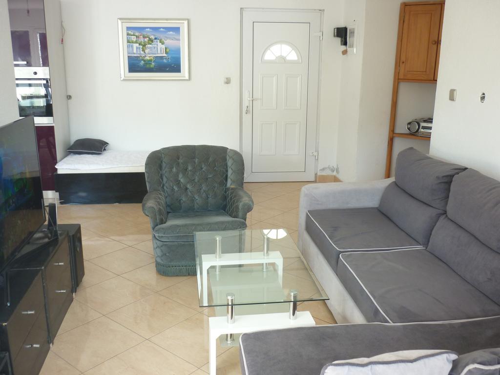 Apartments Nikola Pucisca Extérieur photo