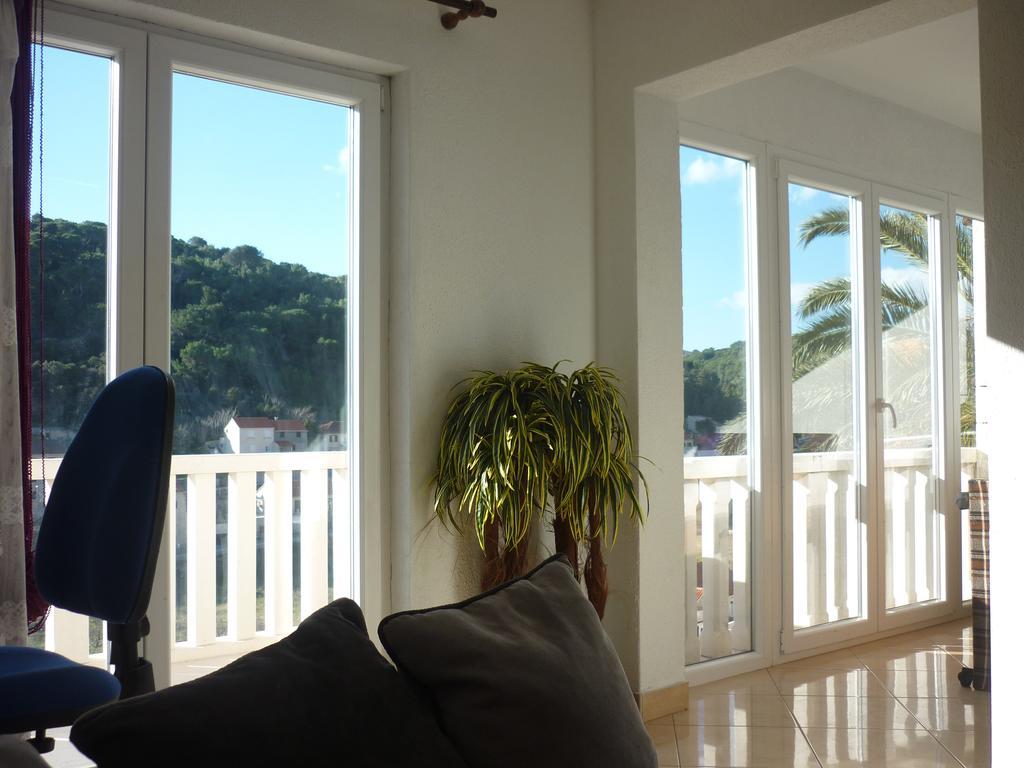Apartments Nikola Pucisca Extérieur photo